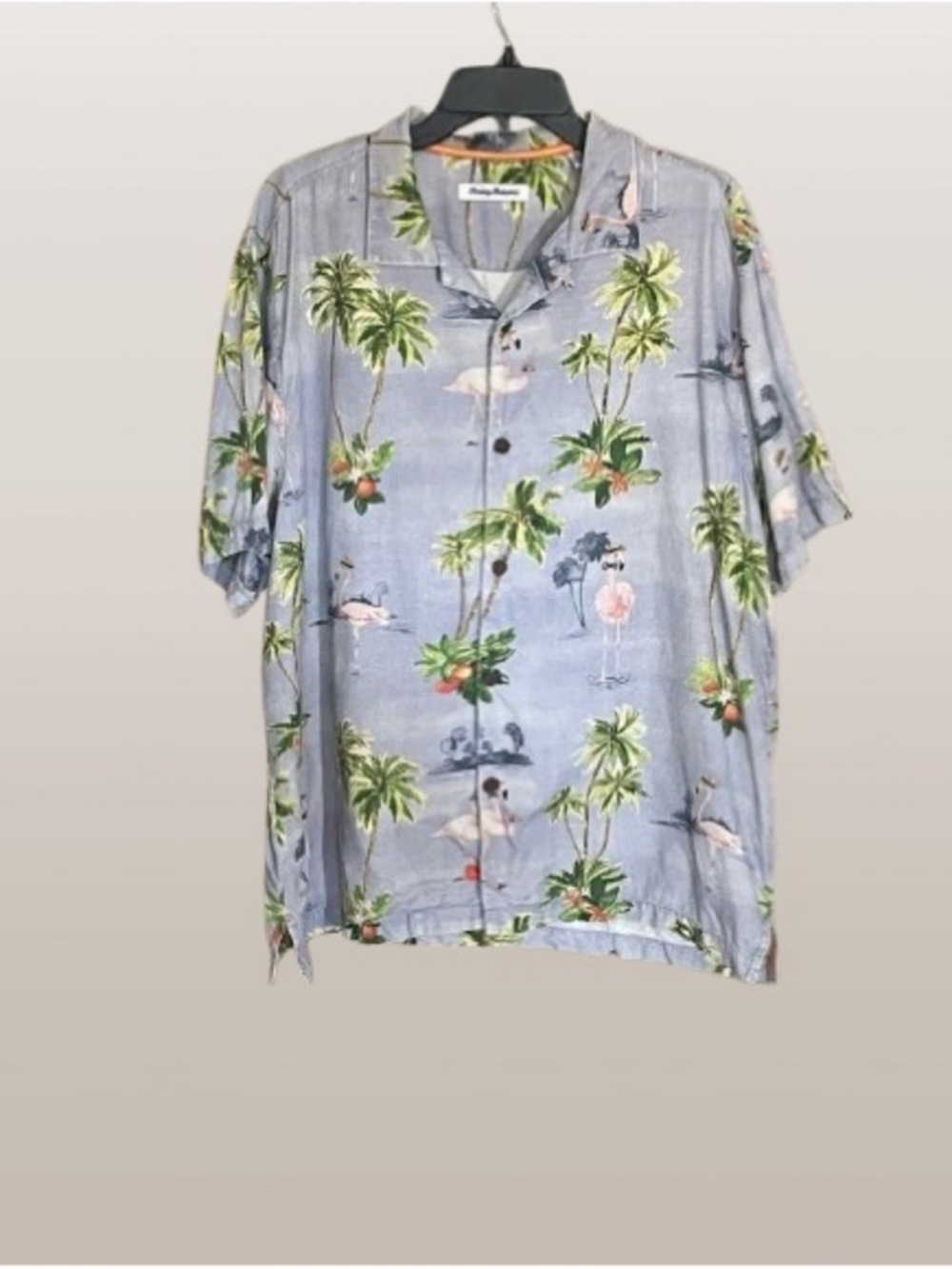 Tommy Bahama Light Blue
Palm Flamingo Hawaiian
Button Down L